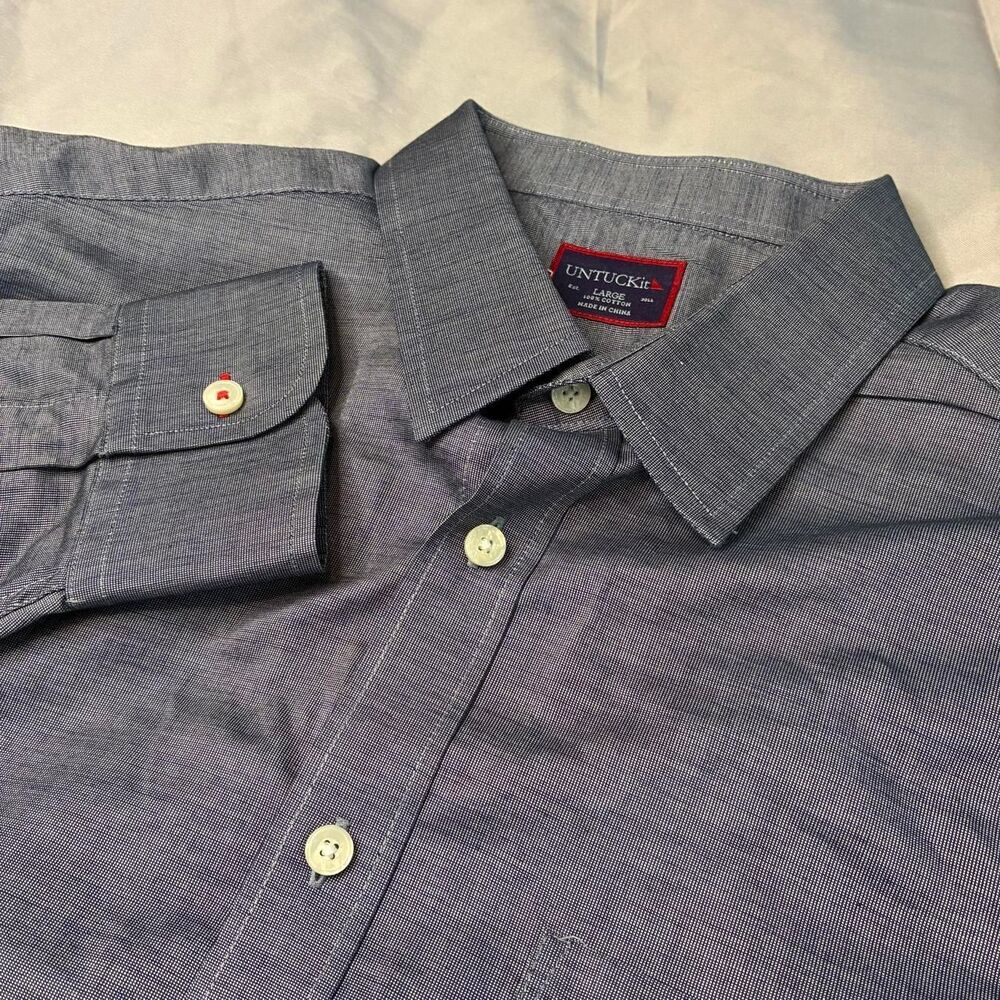 UNTUCKit Gray Chambray Button Up Shirt Men’s Large Long Sleeve 100% Cotton - Picture 1 of 8